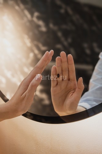 Зеркало AZARIO Monaco-BLACK d770 бесконтактный сенсор, черная рамка (LED-00002770)