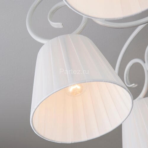 Потолочная люстра Bogate's 303/8 белый