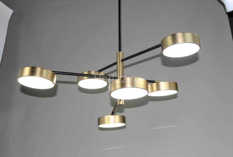 Потолочная люстра Zortes ZRS.01243.06